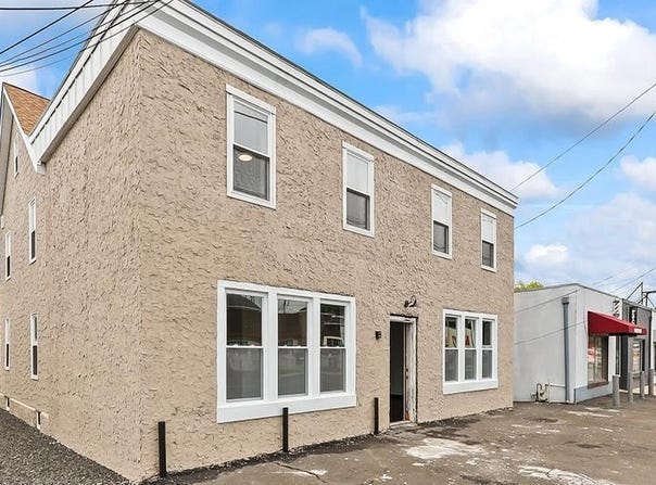 22 W LINCOLN HIGHWAY, LANGHORNE, PA 19047
