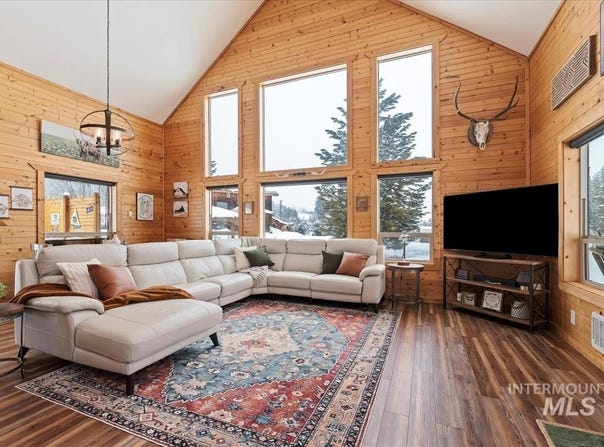 3 Boone Rd, Garden Valley, ID 83622
