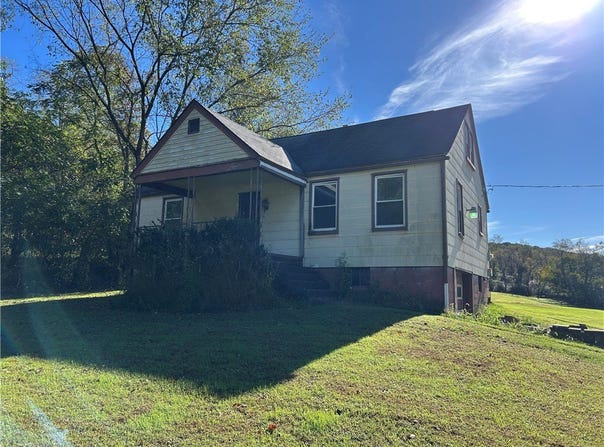 22 Finnin Rd, Allegheny Twp, PA 15068