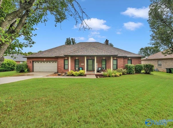 2316 Little Cove Road, Owens Cross Roads, AL 35763