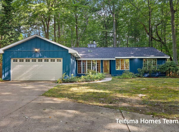 15155 Hickory Street, Spring Lake, MI 49456