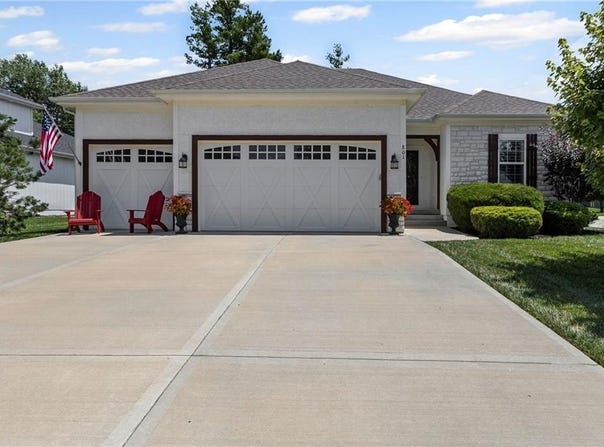 801 155th Terrace, Basehor, KS 66007