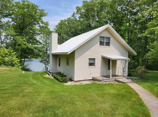 2150 Deer Lake, Harrison, MI 48625