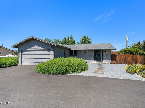 42 S Amanda Circle, Sparks, NV 89436