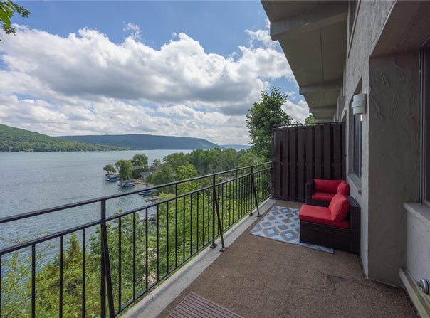 7 Cliffside Drive, South Bristol, NY 14424