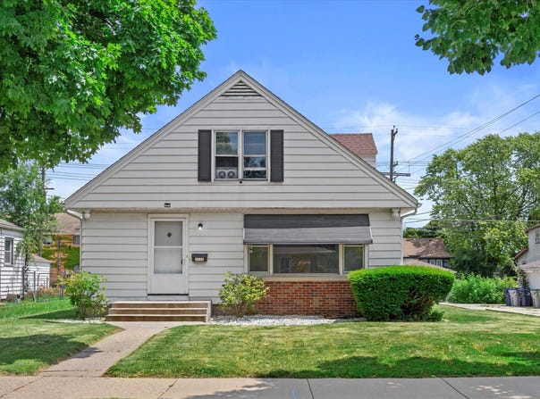 3520 N 77th St, Milwaukee, WI 53222