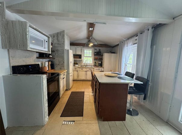 620 Montauk Highway, Westhampton Beach, NY 11978