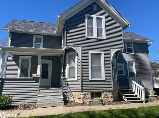 1208 Main Street, Grinnell, IA 50112
