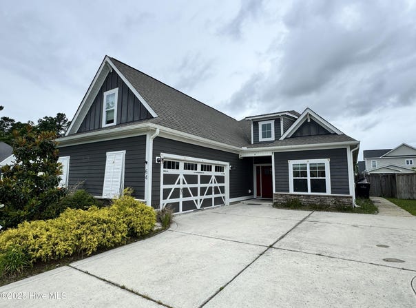 64 Evergreen Lane, Hampstead, NC 28443