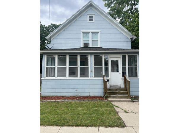 423 S 4th St, Fort Atkinson, WI 53538