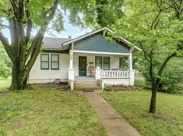 601 S Madison Avenue, Aurora, MO 65605