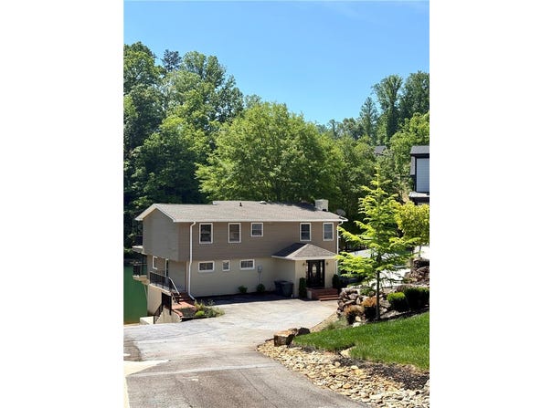 1200 Loran Pointe Circle, Seneca, SC 29672