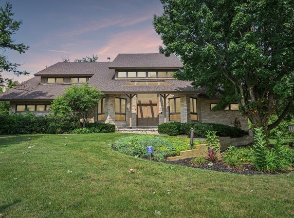 8420 Evergreen Lane, Darien, IL 60561