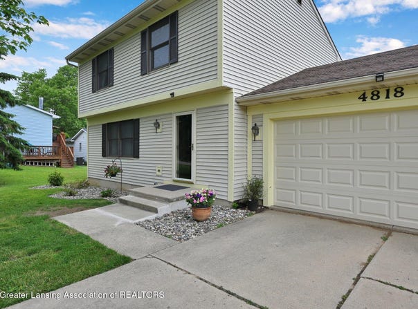 4818 Moultrie Circle, Lansing, MI 48917