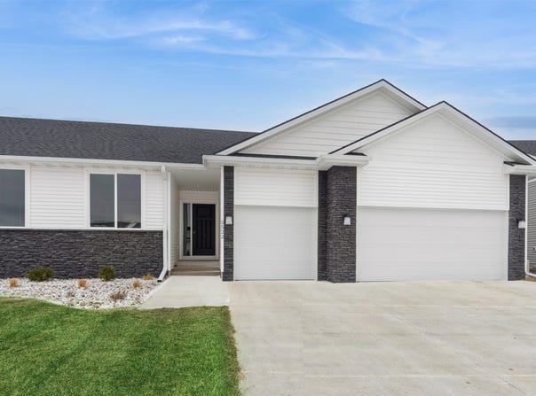 5522 NE Creek Ridge Drive, Ankeny, IA 50021