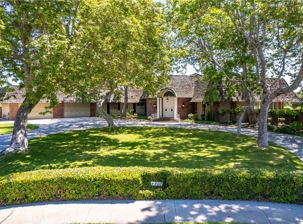 4300 Parkview Drive, Lakewood, CA 90712