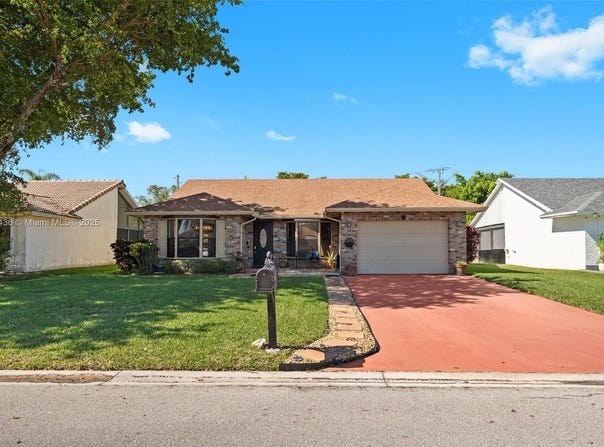 10015 NW 71st Ct, Tamarac, FL 33321