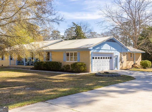 85 Beverly, Thomaston, GA 30286