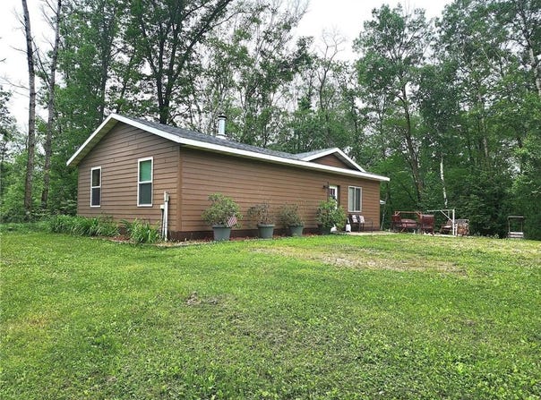 5227 Hyland Road SW, Motley, MN 56466