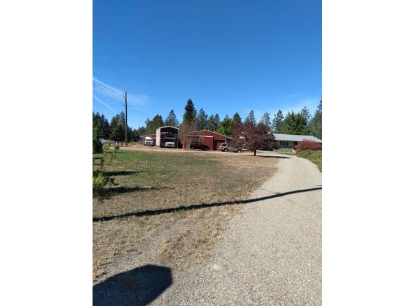 28211 N Cottonwood Rd, Chattaroy, WA 99003