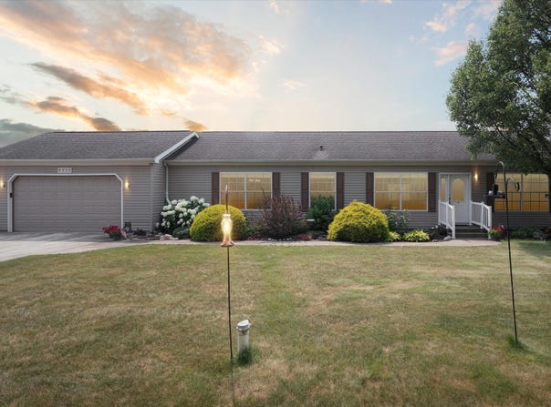 8272 N 850 E, New Carlisle, IN 46552