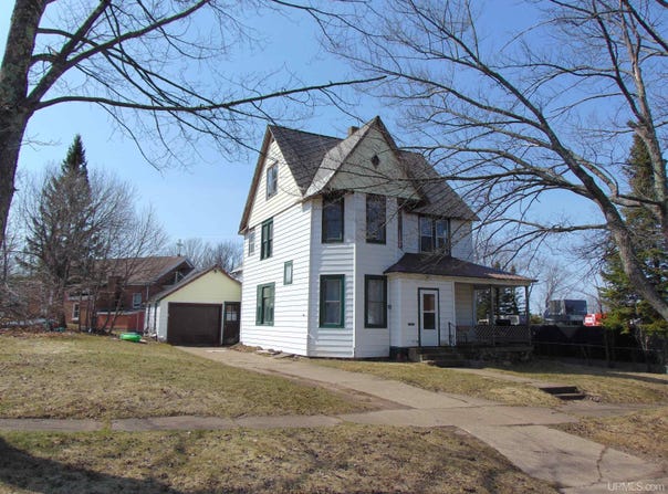 110 E River, Ontonagon, MI 49953