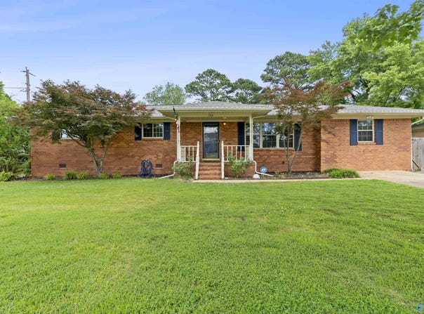 302 Cherry Street NW, Hartselle, AL 35640