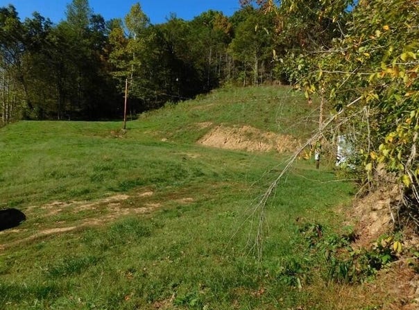 1687 Coffee Creek Way, West Liberty, KY 41472