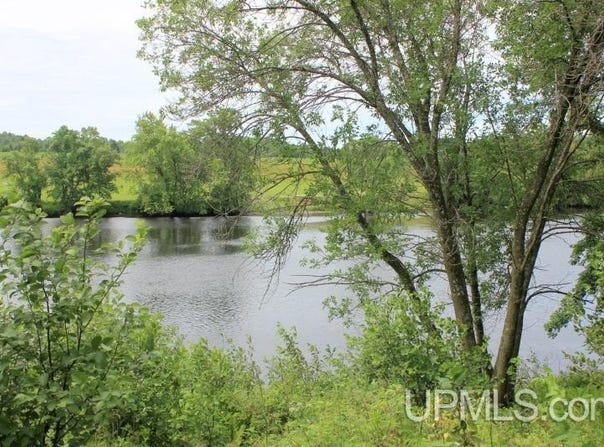 308 & 318 River Pointe, Kingsford, MI 49802