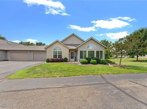4204 Tannybrooke Lane NW unit: B, Canton, OH 44718