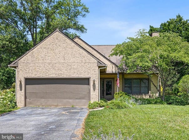 10 DONEGAL COURT, NEWARK, DE 19711
