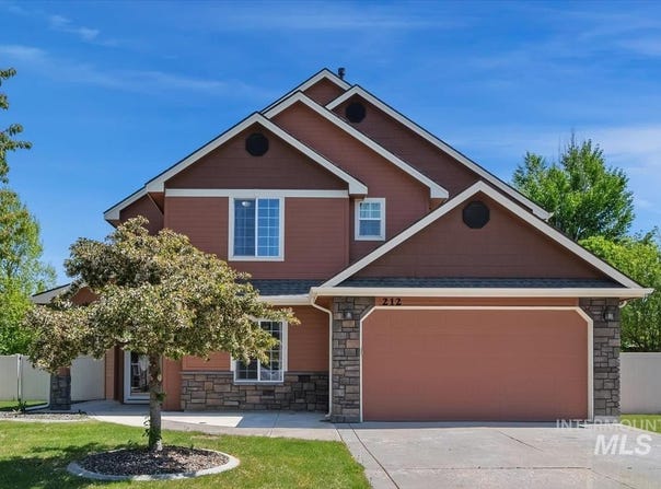 212 S Fernan Lake, Star, ID 83669