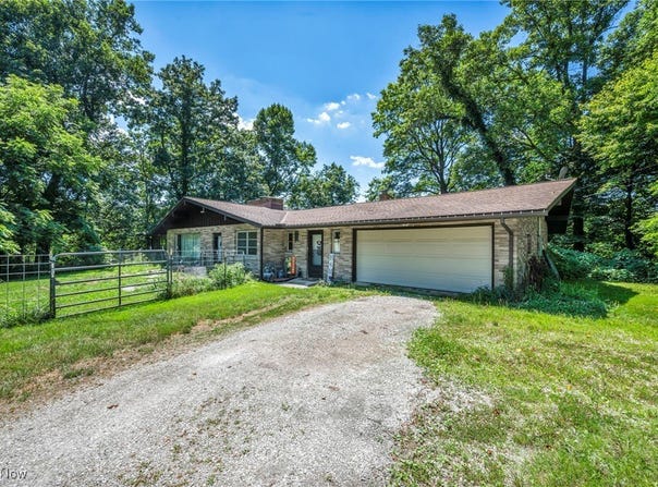 17500 E River Road, Columbia Station, OH 44028