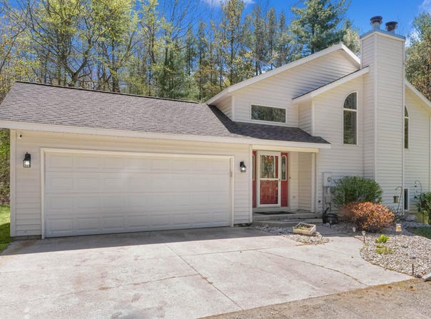 4792 Forest Vale Drive, Pierson, MI 49339