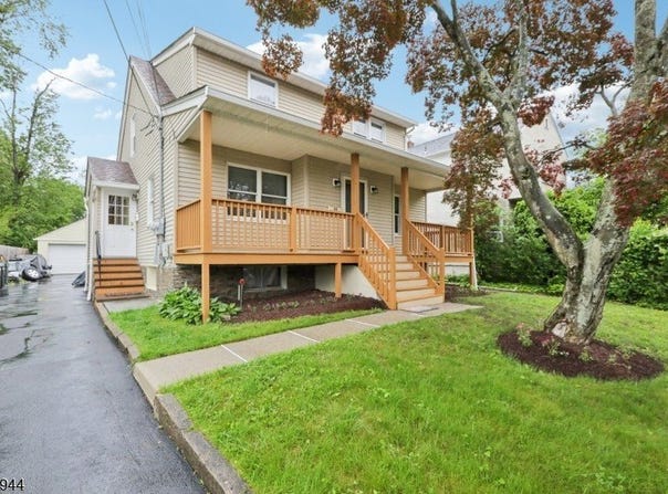 55 Harrison Ave, Waldwick Boro, NJ 07463-1814