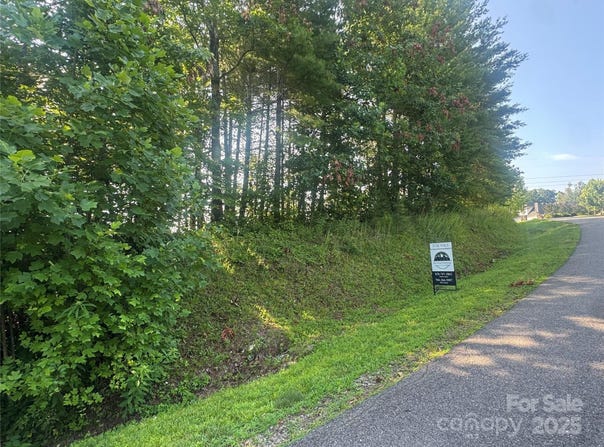 35 Nader Avenue, Weaverville, NC 28787
