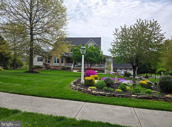 1709 COUNTRY MANOR DRIVE, YORK, PA 17408