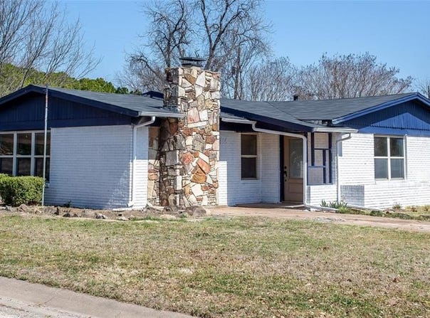 1116 W Howard, Olney, TX 76374