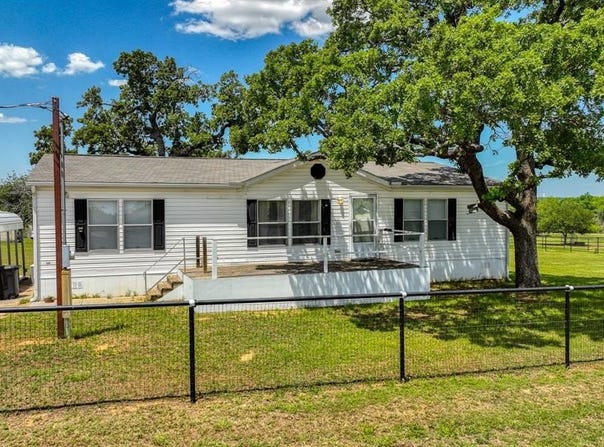 215 Dorothy Lane, Springtown, TX 76082