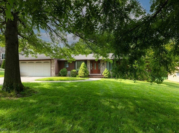4745 Eastview Drive, Independence, OH 44131