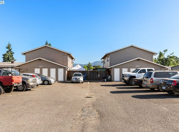 1194 R ST, Springfield, OR 97477