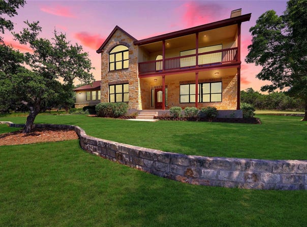 995 Cielo Springs DR, Blanco, TX 78606
