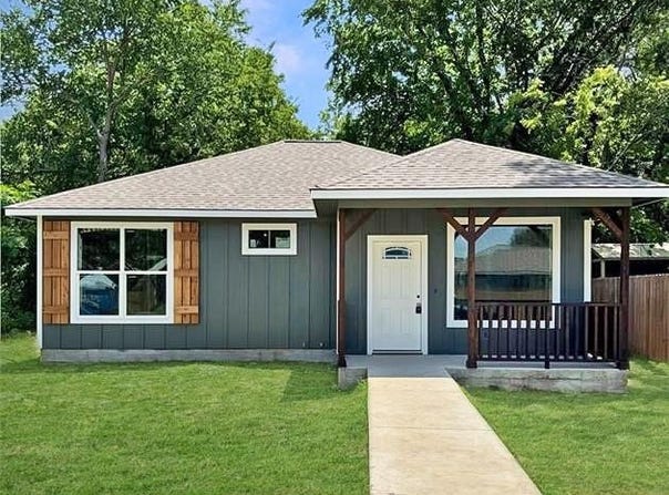 501 West Tenth Street, Hearne, TX 77859