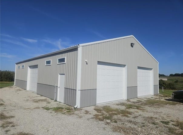 7615 State Route J, Kidder, MO 64649