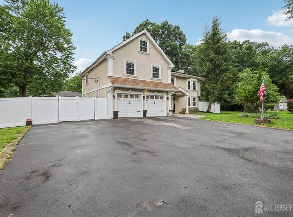 364 Grandview Avenue, Piscataway, NJ 08854
