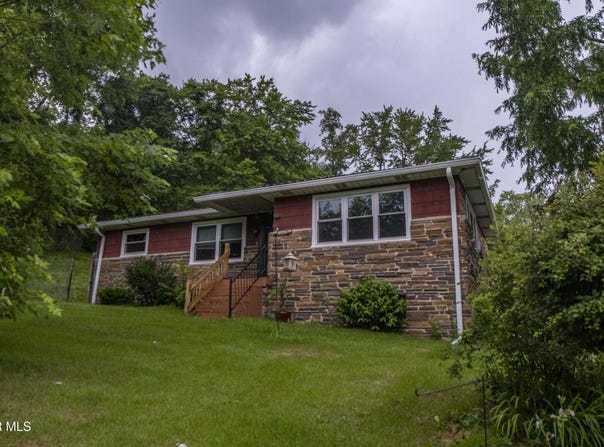 315 Munster Road, Portage, PA 15946