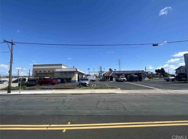 8071 Warner Avenue, Huntington Beach, CA 92647