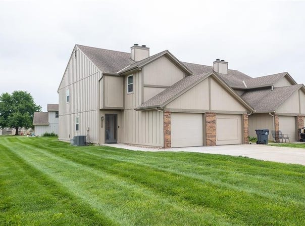 527 NE 6th #A Street, Blue Springs, MO 64014