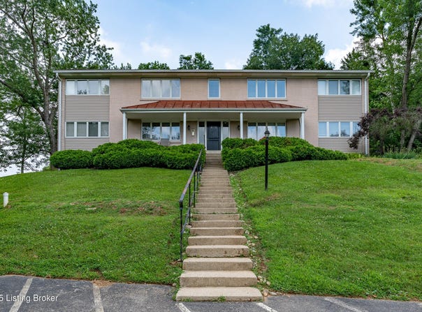 4116 Stoneview Dr, Louisville, KY 40207