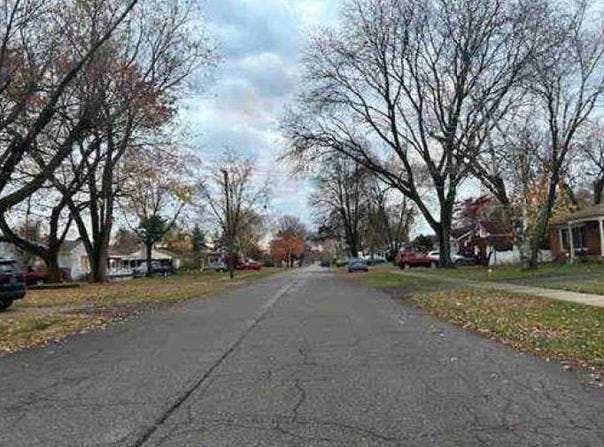 19430 Lexington, Redford, MI 48240